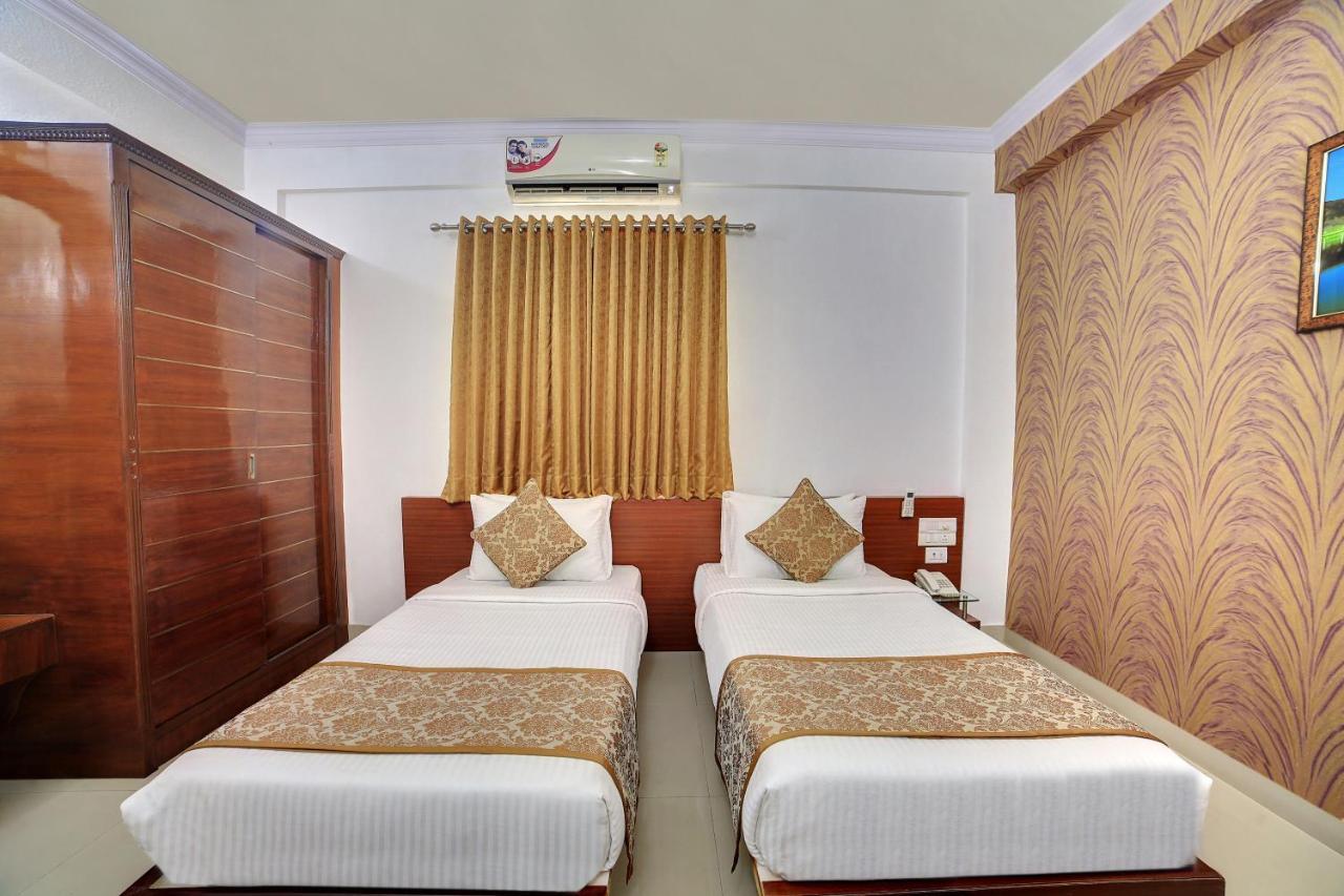 Hotel Voyagers 99 Bangalore Exterior foto